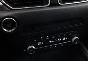 Подержанный автомобиль Mazda CX-5 2020 года (14 фото)