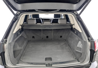 Подержанный автомобиль Volkswagen Touareg 2018 года (10 фото)