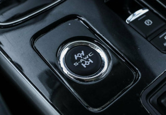 Подержанный автомобиль Mitsubishi Outlander 2022 года (13 фото)