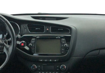Подержанный автомобиль Kia Ceed Hatchback 2012 года (10 фото)