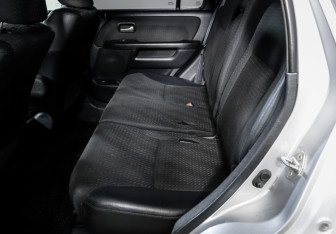 Подержанный автомобиль Honda CR-V 2004 года (10 фото)