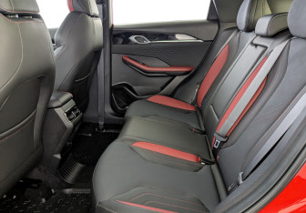 Подержанный автомобиль Geely Coolray 2024 года (12 фото)