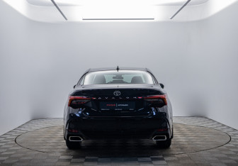 Подержанный автомобиль Toyota Avalon 2023 года (6 фото)