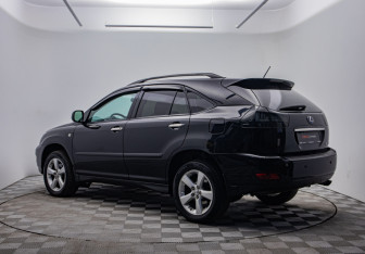 Подержанный автомобиль Lexus RX 2007 года (7 фото)
