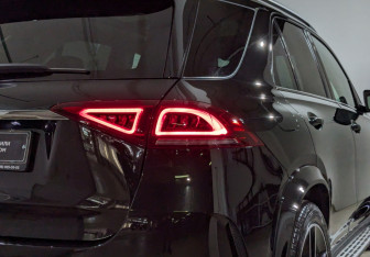 Подержанный автомобиль Mercedes-Benz GLE 2021 года (17 фото)