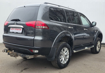 Подержанный автомобиль Mitsubishi Pajero Sport 2014 года (5 фото)