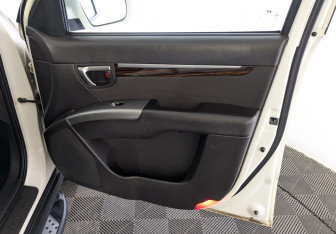 Подержанный автомобиль Hyundai Santa Fe 2012 года (24 фото)