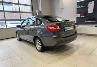 Подержанный автомобиль LADA (ВАЗ) Granta Hatchback 2019 года (6 фото)