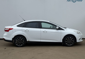 Подержанный автомобиль Ford Focus Sedan 2012 года (4 фото)