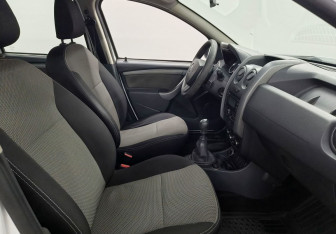 Подержанный автомобиль Renault Duster 2016 года (10 фото)