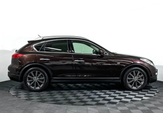 Подержанный автомобиль Infiniti EX 2010 года (4 фото)