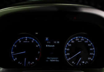 Подержанный автомобиль Toyota RAV4 2018 года (11 фото)