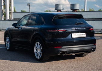 Подержанный автомобиль Porsche Cayenne 2018 года (7 фото)