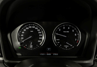 Подержанный автомобиль BMW X1 2020 года (13 фото)