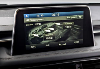 Подержанный автомобиль Genesis G70 2019 года (27 фото)