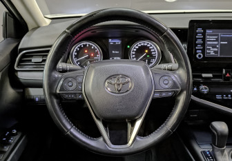 Подержанный автомобиль Toyota Camry Sedan 2021 года (22 фото)