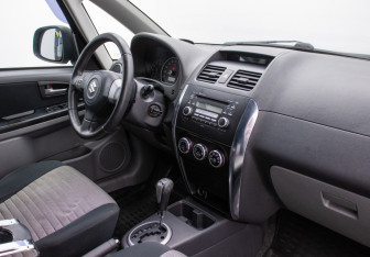 Подержанный автомобиль Suzuki SX4 Hatchback 2008 года (10 фото)