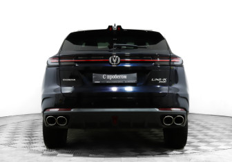 Подержанный автомобиль Changan UNI-K 2023 года (6 фото)