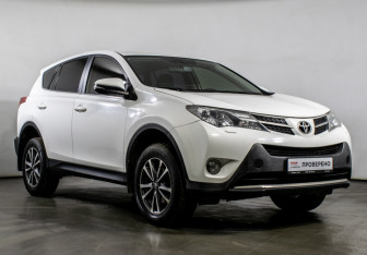 Подержанный автомобиль Toyota RAV4 2013 года (3 фото)