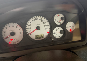 Подержанный автомобиль Mitsubishi Lancer Sedan 2007 года (15 фото)