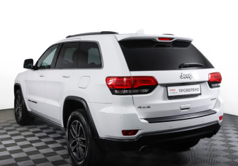 Подержанный автомобиль Jeep Grand Cherokee 2018 года (7 фото)