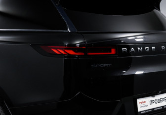 Подержанный автомобиль Land Rover Range Rover Sport 2022 года (18 фото)