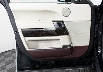 Подержанный автомобиль Land Rover Range Rover 2016 года (17 фото)