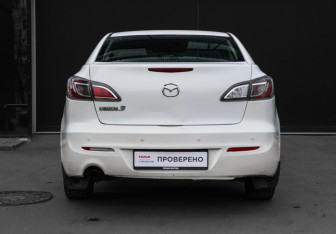 Подержанный автомобиль Mazda 3 Sedan 2013 года (5 фото)