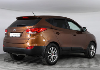 Подержанный автомобиль Hyundai ix35 2013 года (5 фото)