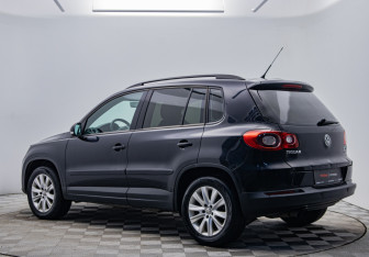 Подержанный автомобиль Volkswagen Tiguan 2011 года (3 фото)