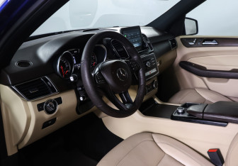 Подержанный автомобиль Mercedes-Benz GLE 2017 года (15 фото)