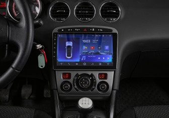 Подержанный автомобиль Peugeot 408 2012 года (15 фото)