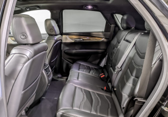 Подержанный автомобиль Cadillac XT5 2022 года (12 фото)