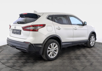 Подержанный автомобиль Nissan Qashqai 2021 года (5 фото)