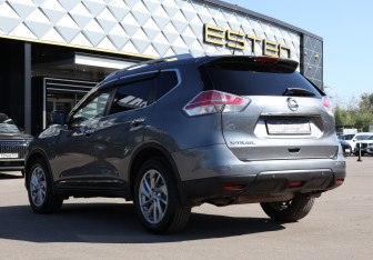 Подержанный автомобиль Nissan X-Trail 2015 года (7 фото)