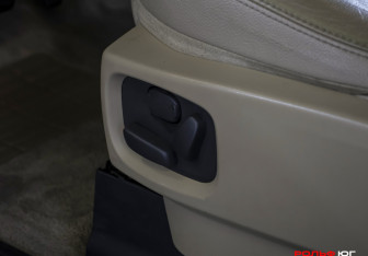 Подержанный автомобиль Land Rover Discovery 2009 года (16 фото)