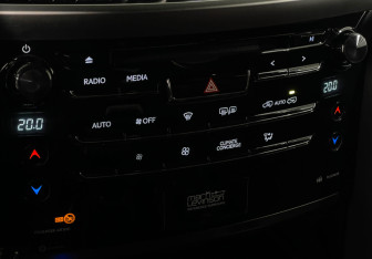 Подержанный автомобиль Lexus LX 2020 года (18 фото)