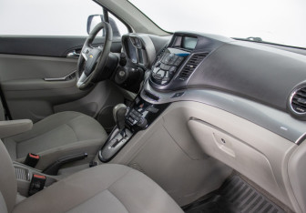 Подержанный автомобиль Chevrolet Orlando 2013 года (9 фото)