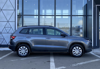 Подержанный автомобиль Skoda Karoq 2020 года (4 фото)