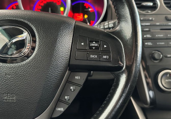 Подержанный автомобиль Mazda CX-7 2011 года (17 фото)