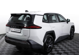 Подержанный автомобиль Toyota RAV4 2025 года (5 фото)