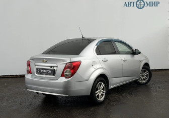 Подержанный автомобиль Chevrolet Aveo Sedan 2012 года (8 фото)