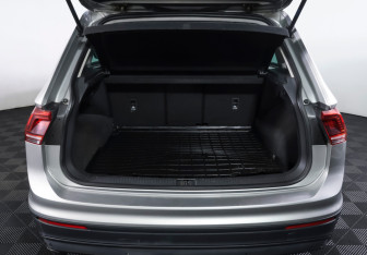 Подержанный автомобиль Volkswagen Tiguan 2017 года (9 фото)