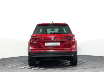 Подержанный автомобиль Volkswagen Tiguan 2020 года (6 фото)