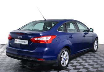 Подержанный автомобиль Ford Focus Sedan 2011 года (5 фото)