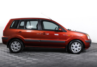 Подержанный автомобиль Ford Fusion 2007 года (4 фото)