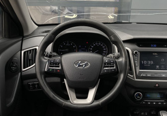 Подержанный автомобиль Hyundai Creta 2019 года (14 фото)