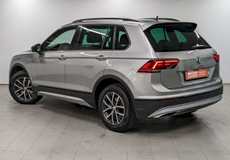 Подержанный автомобиль Volkswagen Tiguan 2019 года (7 фото)