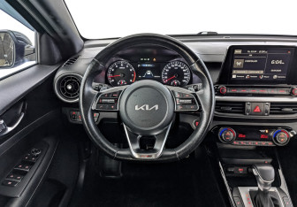 Подержанный автомобиль Kia Cerato Sedan 2022 года (22 фото)