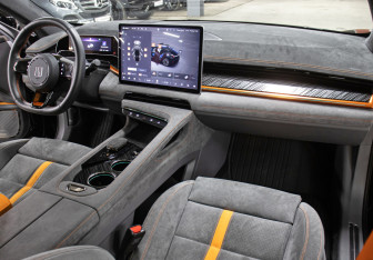 Подержанный автомобиль Zeekr 001 2023 года (11 фото)